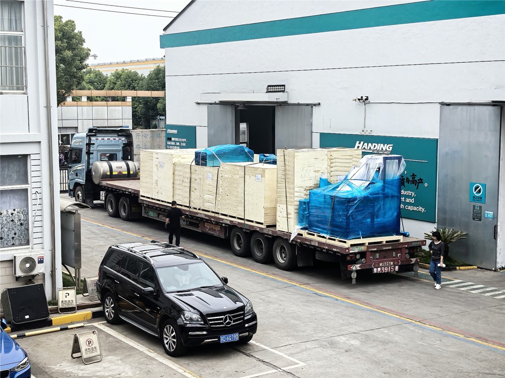 漢鼎90+45mm電線電纜擠出機發(fā)往客戶現(xiàn)場